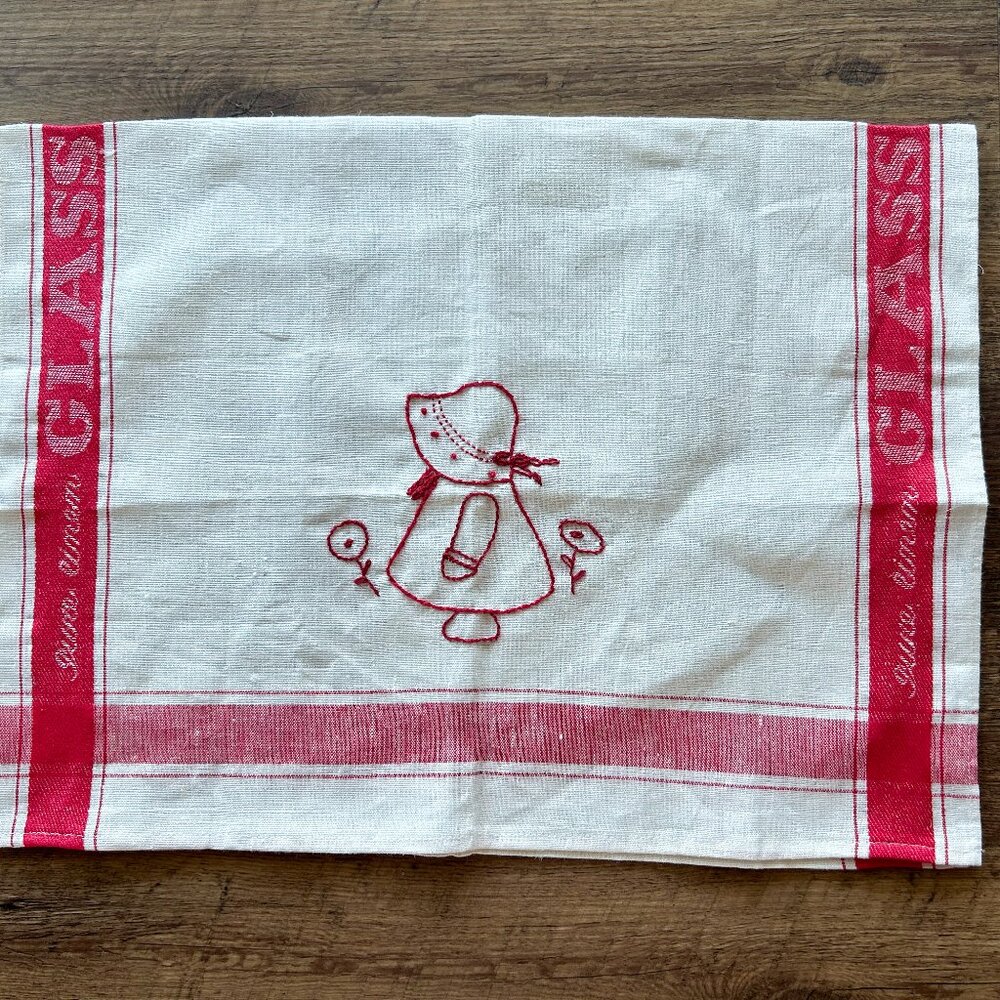 Vintage Dresser Scarf, Vintage Hand Embroidered Table Runner, Vintage Linen,